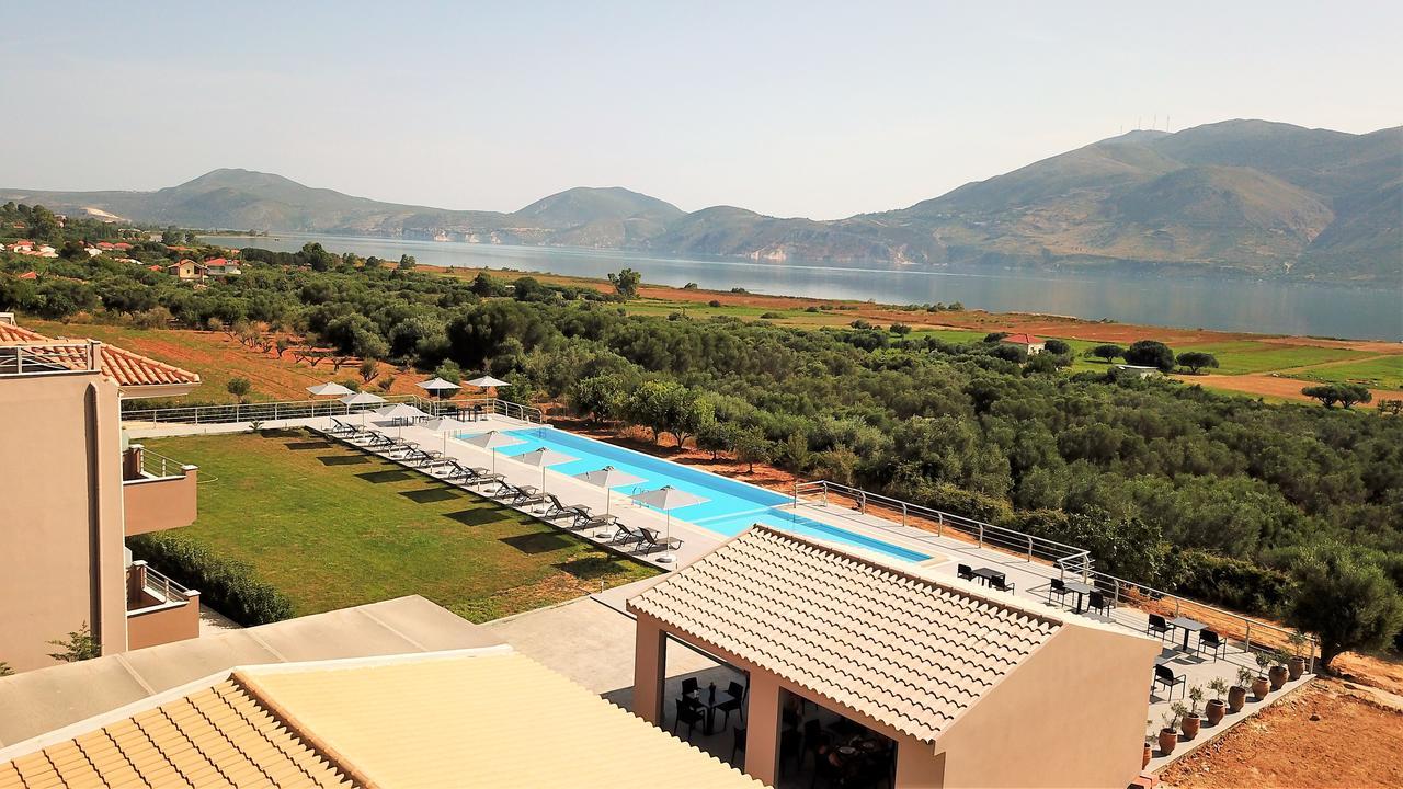 Phaedra Suites Lixouri Bagian luar foto