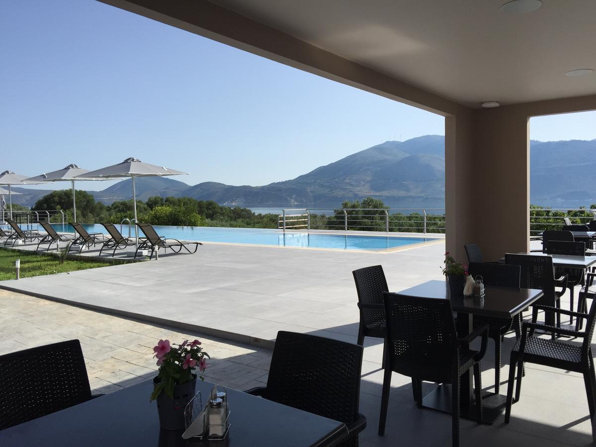 Phaedra Suites Lixouri Bagian luar foto